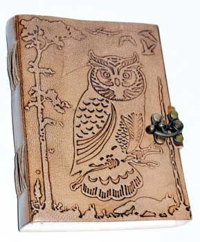 5" x 7" Owl in Jungle leather w/ Latch - Click Image to Close