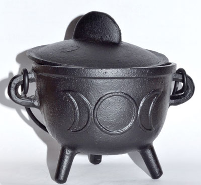 5" Cast iron cauldron w/ lid Triple Moon - Click Image to Close