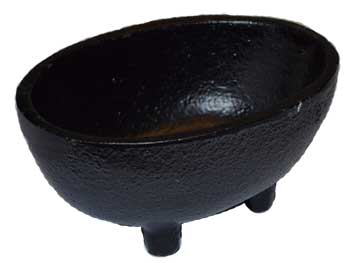 1 3/4" Oval cast iron cauldron - Click Image to Close