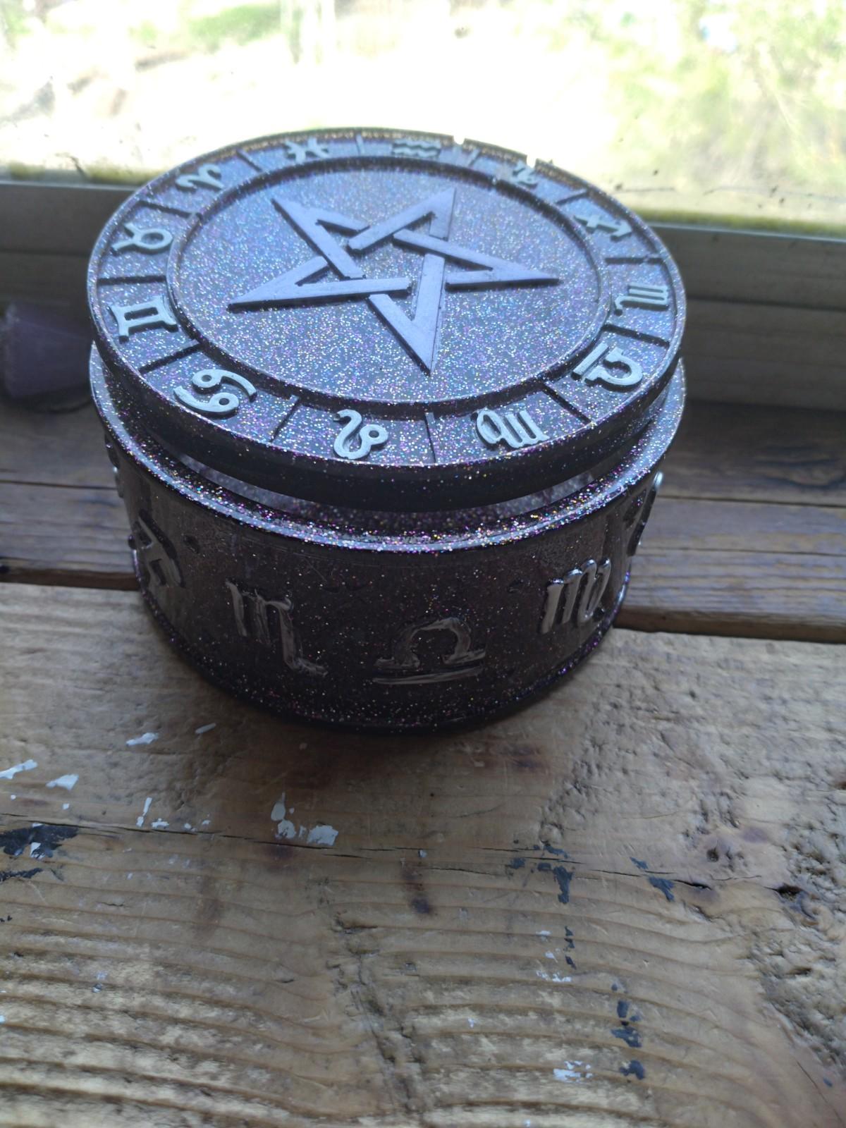 Pentagram container